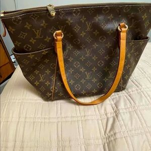 Louis Vuitton Shoulder Bag